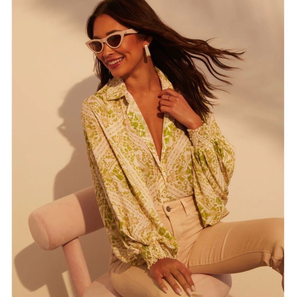 NWT Vici Floral Top